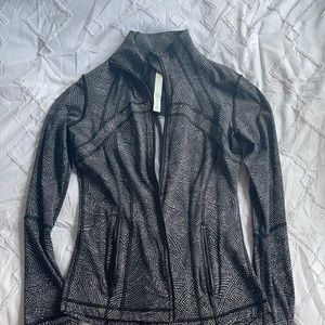 Lululemon Define Jacket! Size 6..barely worn!